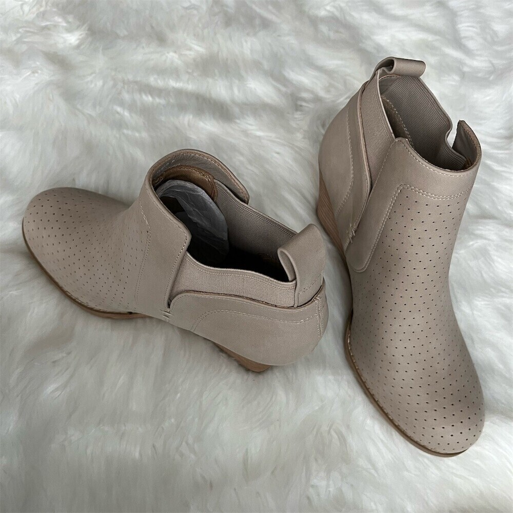 🆕 DV by Dolce Vita Bootie Womens Size 8 Beige Perforated Wedge Ankle Boot